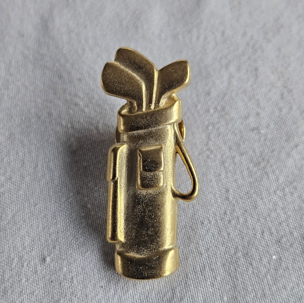 Gold Tone Golf Bag Clubs Set Golfing Enamel Pin Pinback Hat Lapel Vtg